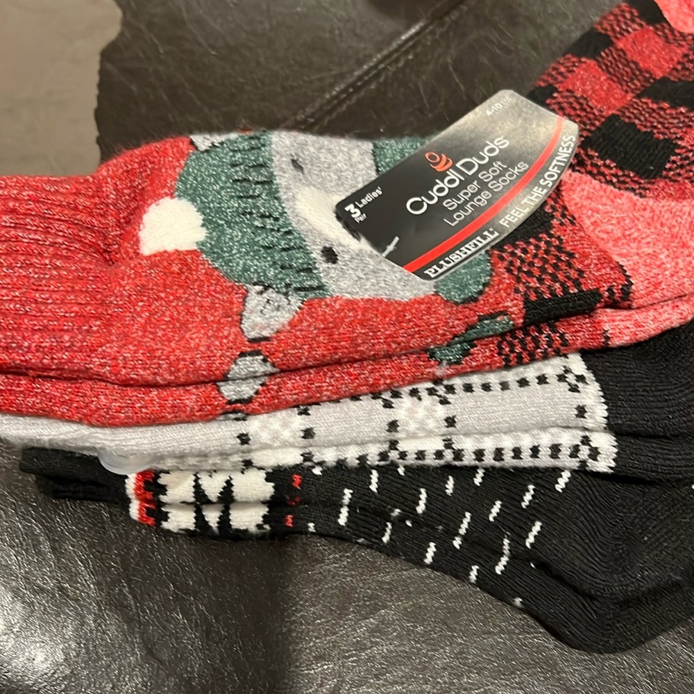 New Set of 3 pairs Cuddl Duds Holiday Lounge Socks 🧦 - Picture 5 of 12